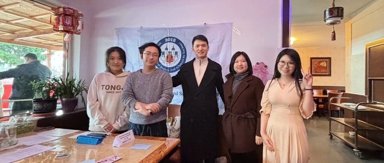 春节游园会协会公益咨询团队合影